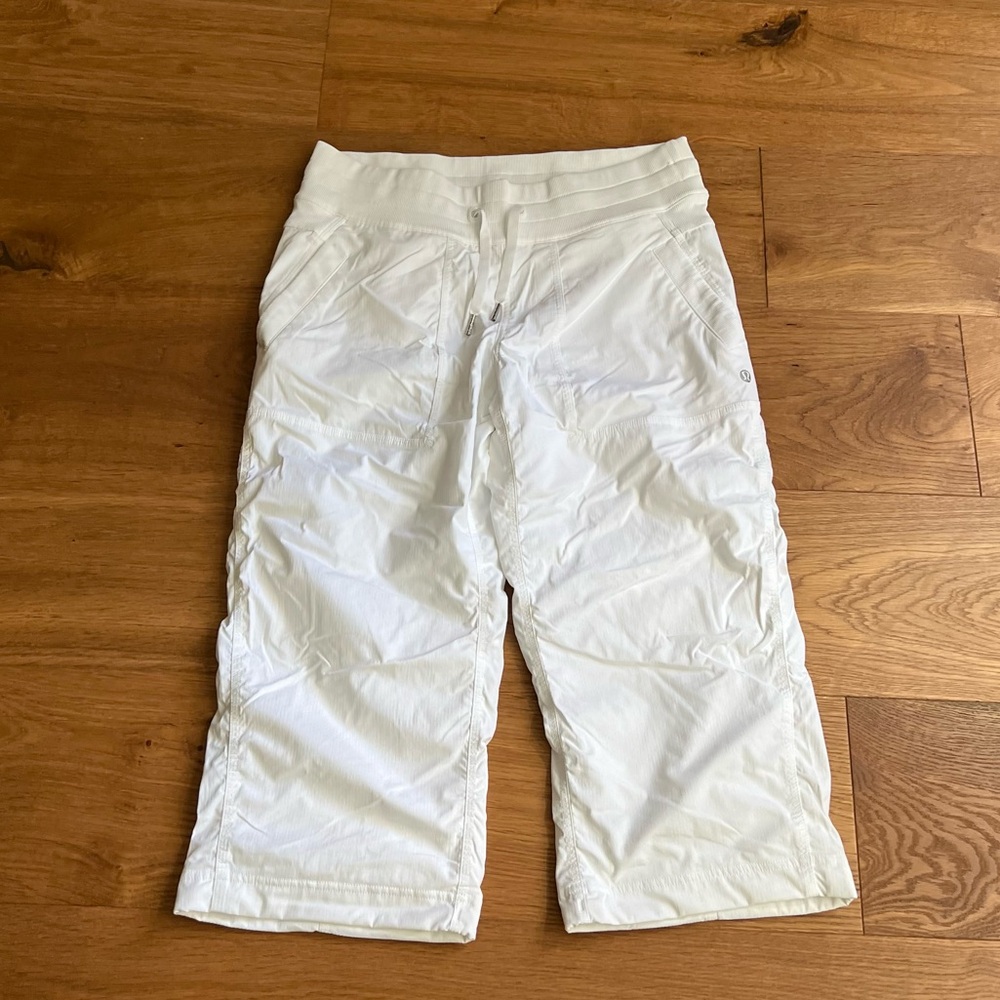 Lululemon Studio Crop in white (lined) - Picture 5 of 11